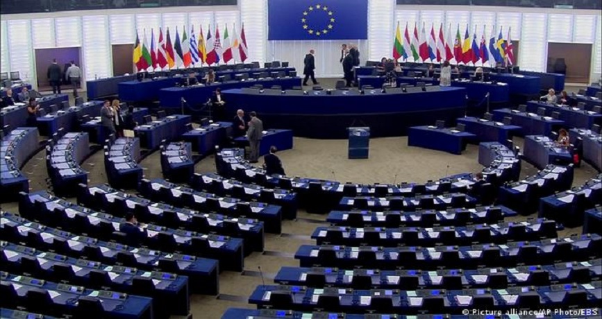 EÚ na ceste stať sa totalitným superštátom: Parlament sa rozhodol vnútiť všetkým elektronické záznamy pacientov